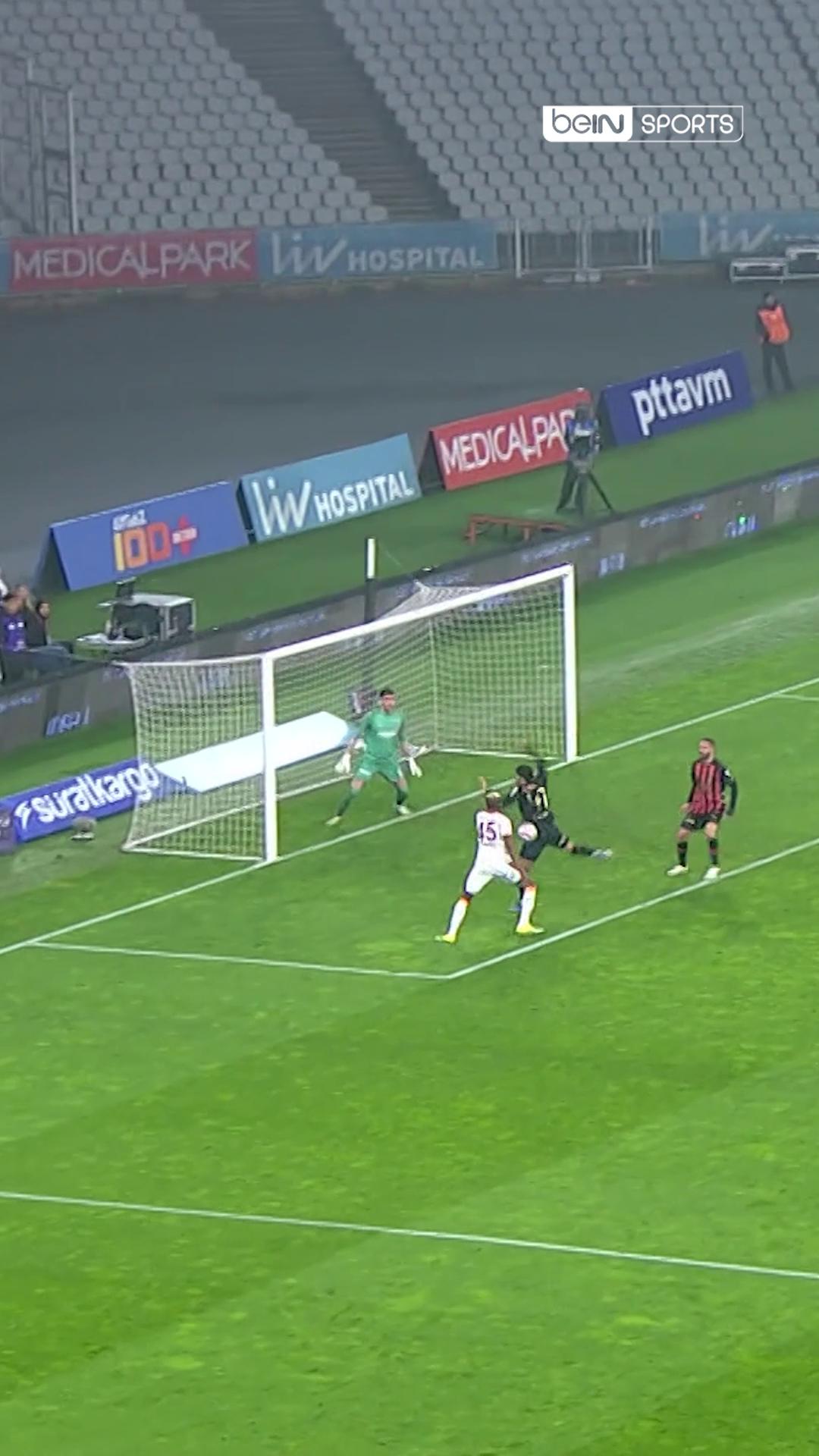 🦁 Victor Osimhen, topa karşı pek nazik değil... ✨ Yakın mesafeden çok sert gol vuruşu! | #beINSPORTS