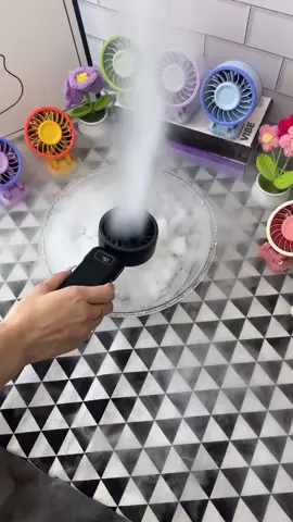 How to Transform from a Hot Mom to a Mom!? All you need is this turbo mini fan!#fan#portablefan#handheldfan#fans#tiktokshop 
