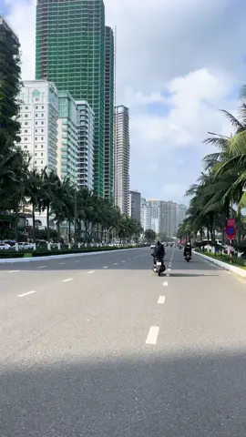 Một buổi chiều bình thường, dạo quanh 1 vòng Đà Nẵng. Tiền thì chưa có nhưng thấy bình yên 😍 #đanangthanhphodangsong  #chill #xuhuong 