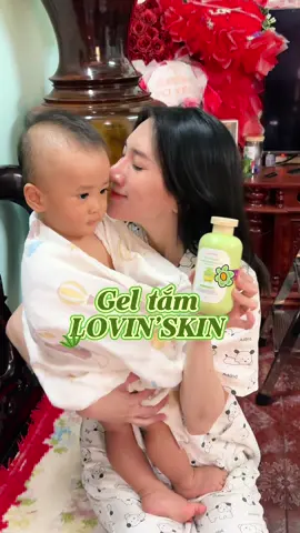 Sữa tắm gội chân ái cho bé nhà L 👶🏻 #lovinskin #geltamthaoduoc #nuoctamthaoduoc #tambe 