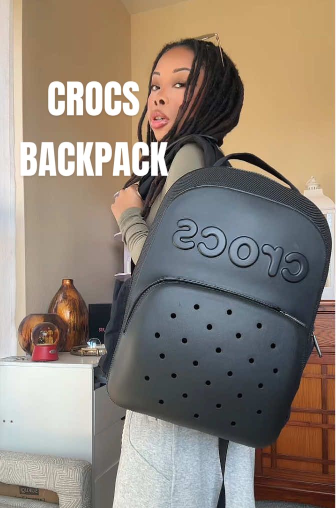 This crocs classic backpack is too cute 😆♥️🔥 Still can’t believe I’m a crocs girly 😝 Crocs Belt bag here > @Morai Elise  #backpack #crocs #travelbag #crocsgang #backpacks 