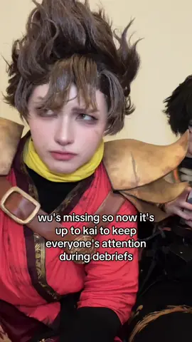 cole is notttt paying attention @iz #ninjago #legoninjago #ninjagocosplay #kaininjago #coleninjago 