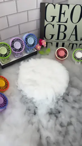 This fan is insane, hot sunmmer you need this awesome fan.#tiktokshop #fan #portablefan #handheldfan 