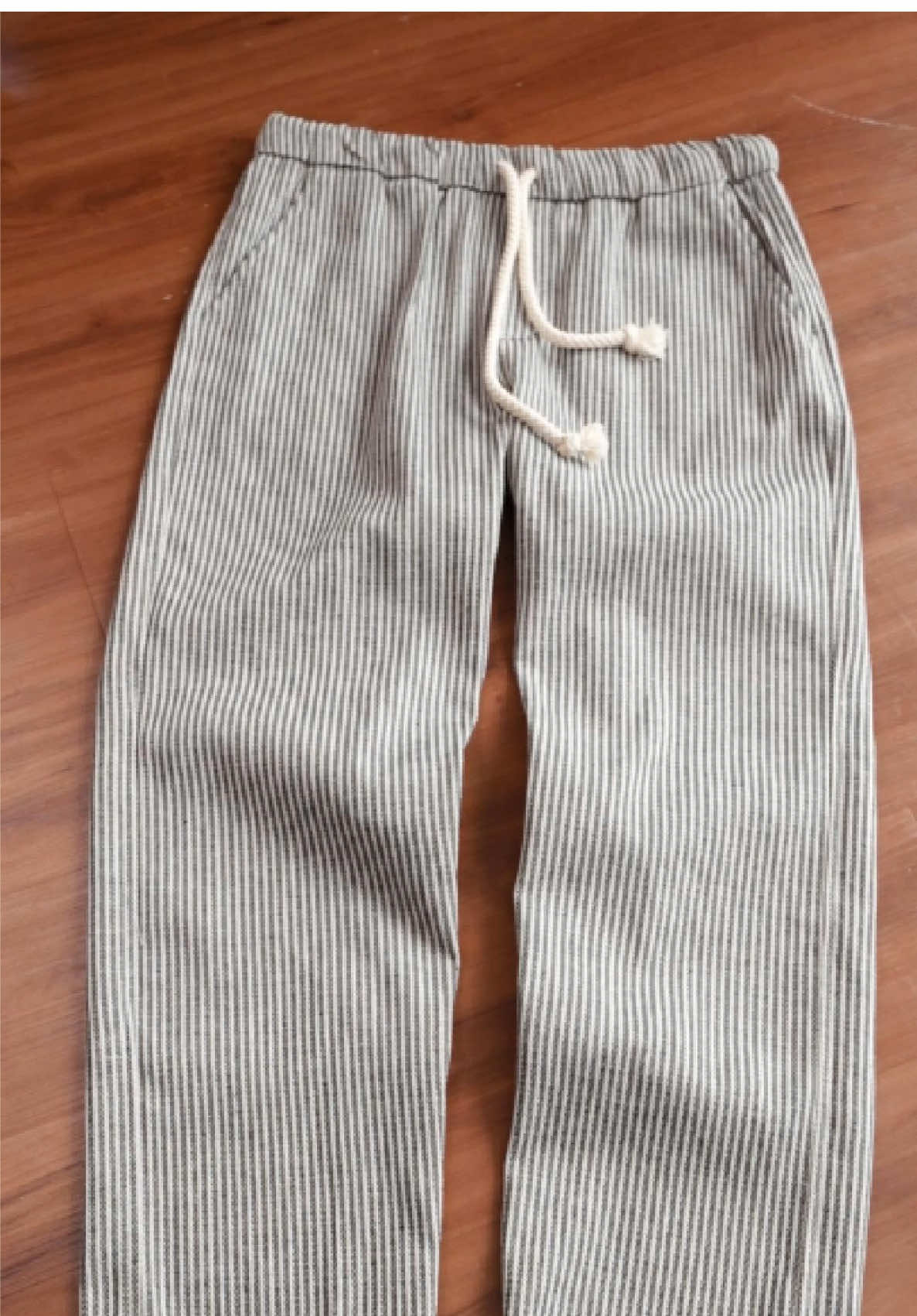 Về thêm mẫu quần mới, vẫn giữ nguyên form ống rộng thoải mái cho anh em lựa chọn. #amanlab #menswear #quanjoggernam #quankaki 