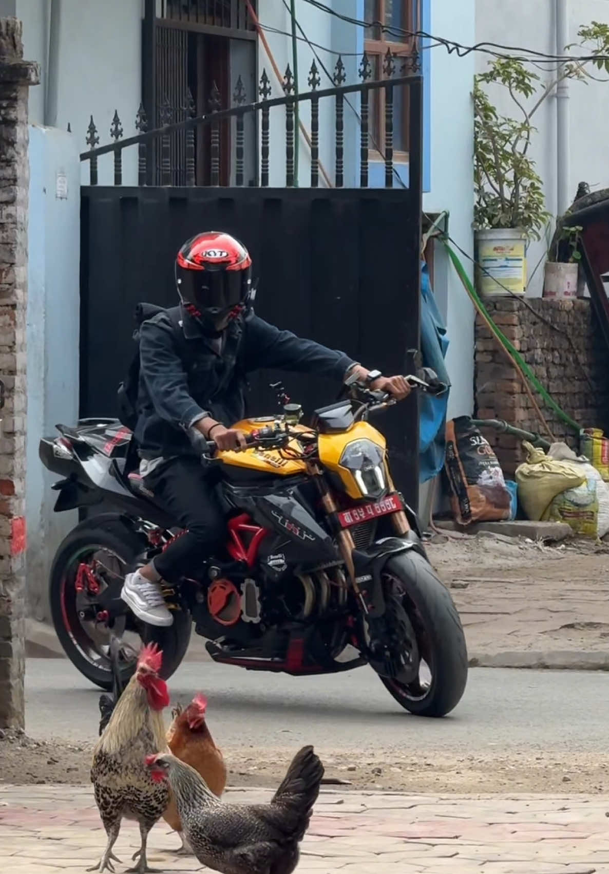Inline4⚡️ #fyp #prazwal_stunts #benelli600 #backtoblack #przl @Autobell 