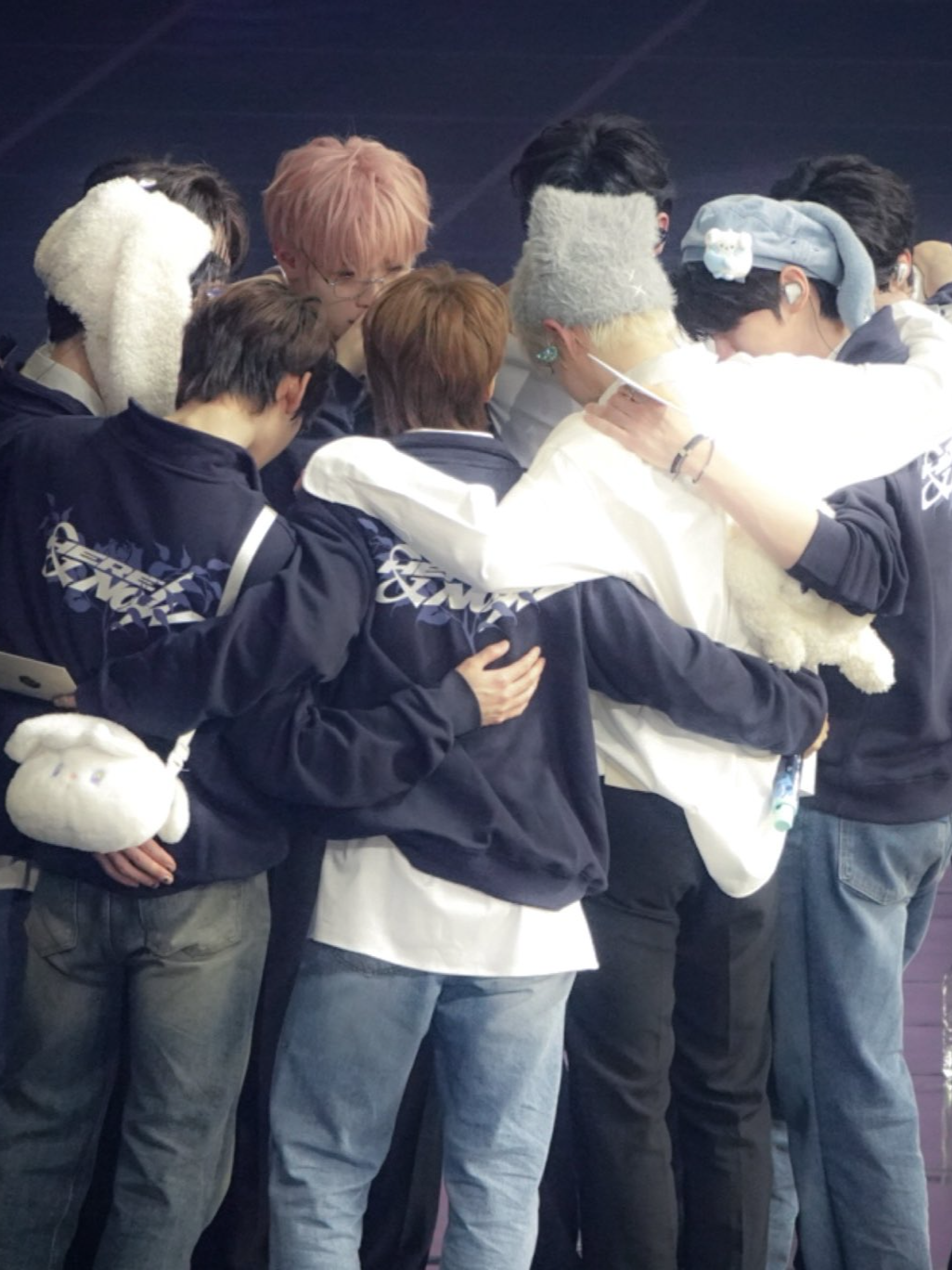 #ZEROBASEONE – I still can’t believe the encore is over… Hanbin message to the members really hurt so much. He’s so strong for being able to say all that if it were me, I wouldn’t even be able to get the words out 🥲 Everything about that day felt so heavy, but also so meaningful at the same time. I still can’t move on from it. It really hits hard when you realize this is actually happening 💔 i swear wk1 and yh hates seeing us happy  Thank you for all the memories, the performances, and all the love you’ve given us. More than anything, I think what hurts the most is seeing how much they all love each other. The way they stayed together, supported each other, and grew as one will always mean so much. that bond will never change 🥲 Now that it’s over, I really hope all the members can rest well, eat well, and take care of themselves. I hope they’ll still keep in touch, still laugh together, and still be there for each other even off stage. Even though there are only 5 members left now, I’ll continue to support them with all my heart and to the yh members, I’ll be supporting your future too wherever you go. No matter what happen we’ll always be here. Thank you thank you for everything. zerose will always love you and we’ll never forget ot9 🩵🥹 there are also rumors about a Jebe comeback in May?? 😭  I apologize if my translation is wrong 🙏🏻 #zb1 #jiwoong #zhanghao #hanbin #matthew #taerae  #ricky #gyuvin #gunwook #yujin