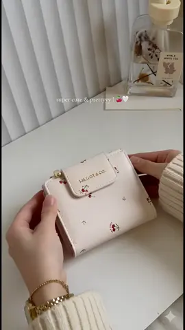 wallet ni super cute & cantikkk 😍 the knot is to support Breast Cancer Awareness month and to embrace individuality & confidence!  #walletforwomen #wallet #cardholder #cutewallet #dompetwanita 