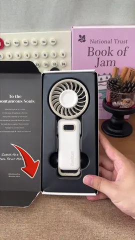 If you’ve been overheating lately, this is definitely one to keep in your bag.#Diveblues #minifan #portablefan #Handheld Fan#Turbo Fan