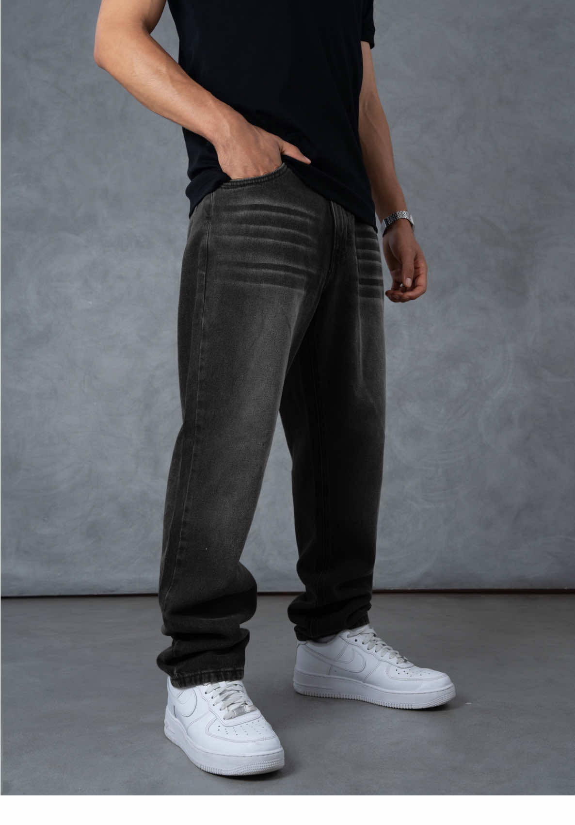 -MOM JEAN FOCAL BLACK- Disponible a precio especial por DM o en www.ezzetacompany.com 👖 #jeans #momjeans #momjean #moda #outfitcasual 