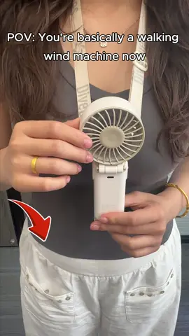 If you’ve been overheating lately, this is definitely one to keep in your bag.#Diveblues #minifan #portablefan #Handheld Fan#Turbo Fan