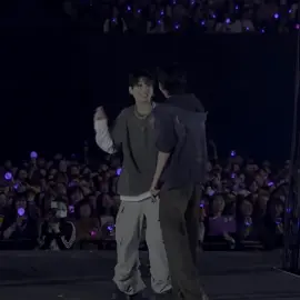 Taekook doing For You choreo   D2 Tokyo 260418 #jungkook #taehyung #bts_worldtour_arirang #fyp 
