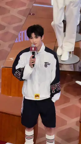 Thêm vid Diêm An tại sự kiện hnay #yanan #dieman #diêman #nbaatelier #闫桉 