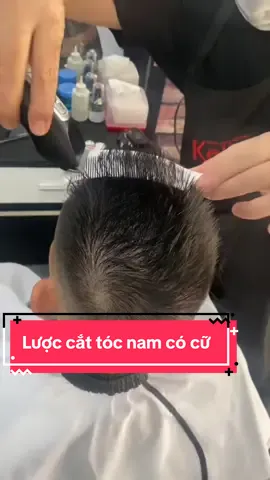 Lược cong chuyên cắt tóc nam ngắn ôm tròn. Có kèm 3 cữ, cắt dễ nhanh và chính xác #luoccong #cattocnam #luoccongcocu #phulieutoc #dungcubarber 