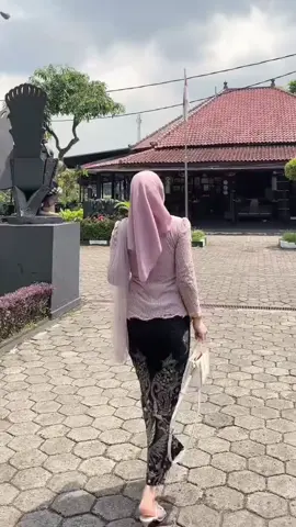 pesona mbk² jawa yg luwes,anggun,lembut akan tutur katanya lan miyayeni....#ita_pratita🧕❤️ #xybca #jawapride #fyppppppppppppppppppppppppppppppppppp 