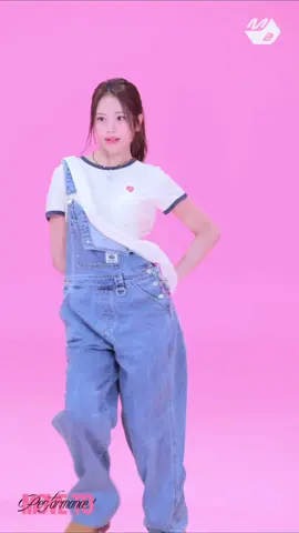 CARMEN Get your hands up!  #CARMEN #Hearts2Hearts #H2H #kpop 