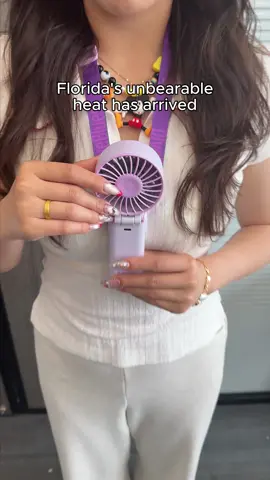 I am not going to Florida when it’s over 80 degrees without some sort of portable fan and let me tell you I’ve tried them all. I had a lot of people at the parks ask me about it, so I’m sharing with you guys too. I don’t want you to spend hundreds finding the right fan like I did.#diveblues #portablefan #handheldfan #turbofan #foldablefan 