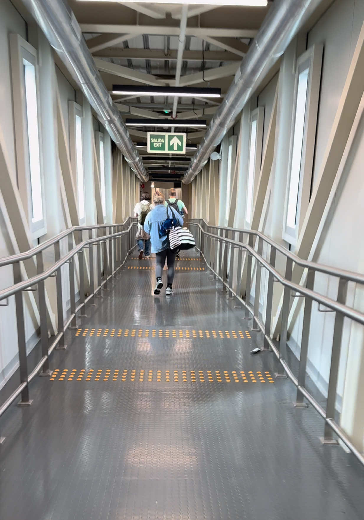 Es la hora✈️…. #aeropuerto_jorgechavez #viajes #aeropuerto #peru 