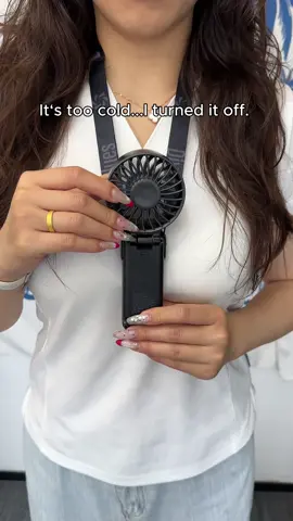 Portable handheld cooling fan 🙌 bringing this EVERYWHERE this summer! #portablefan #legoland #travelhacks #summeressentials #summermusthaves
