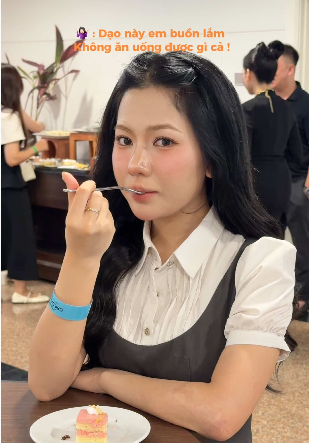 Không ăn uống được gì cả :< #conghuongtunek #xuhuong #vulaci 