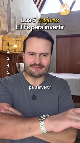 Los ETFs son una de las formas más fáciles e inteligentes de empezar a invertir 📈💰 En este video le muestro 5 ETFs que históricamente han dado excelentes resultados a largo plazo, incluyendo el S&P 500, Nasdaq y dividendos. #inversion #etf #voo #qqq  #libertadfinanciera  NAGA Capital Ltd está autorizada y regulada por la Autoridad de Servicios Financieros de Seychelles (FSA) bajo la licencia No. SD026. - Aplican términos y condiciones. Esto no es una recomendación de inversión. - Los dividendos no están garantizados. - Los ETFs son productos complejos. - Todas las inversiones implican riesgo. - El rendimiento pasado no garantiza resultados futuros. - No está destinado a residentes de la Unión Europea, incluyendo España.