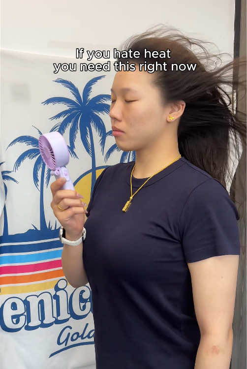 Take this everywhere-work,travel,even walking in the heat🌞to keep you cool no matter the weather!#Minifan #Portablefan #hashtag #Diveblues #Rechargeablefan 