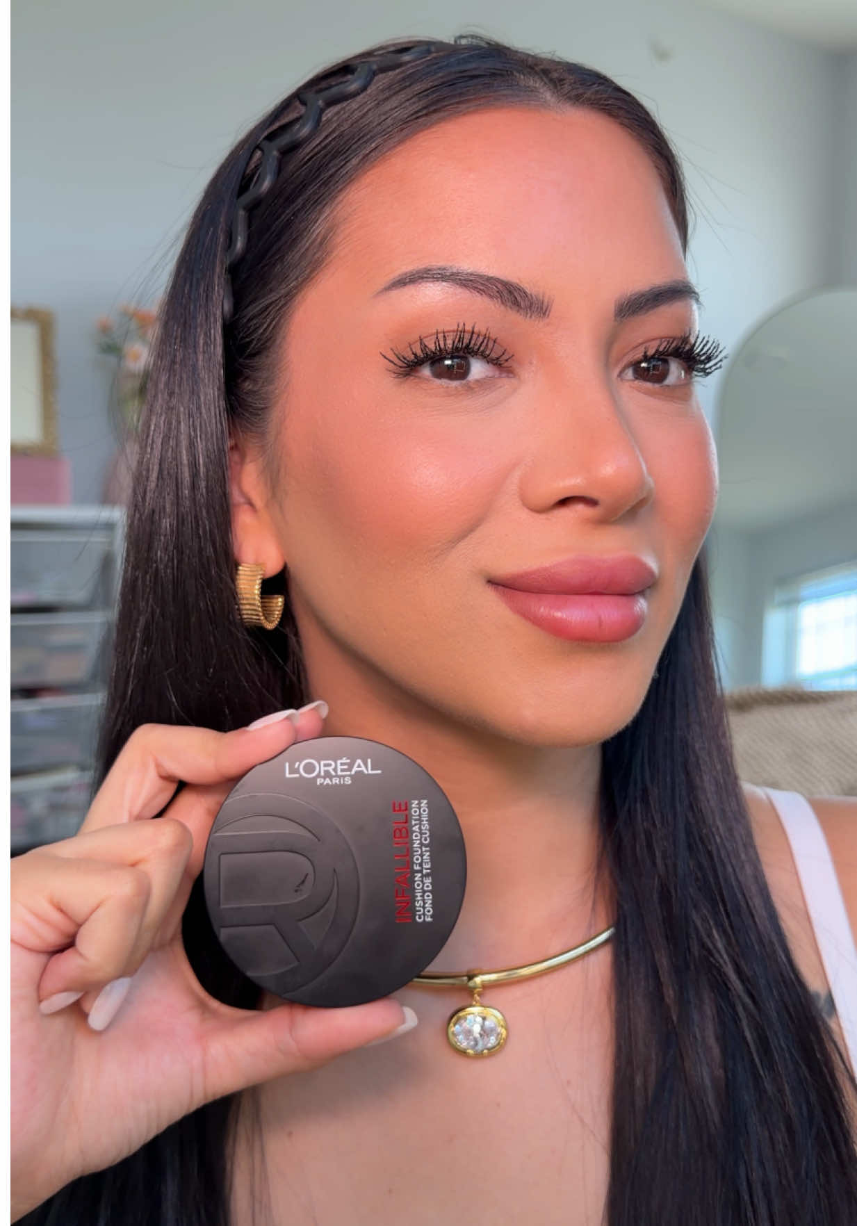 Infallible cushion foundation?! @loréal paris usa  Calling it now- this is going to be viral! It’s longwearing, medium buildable coverage, and makes my skin look beautiful! I’ve been absolutely obsessed with it 😍 #LorealParisPartner #CushionFoundation 