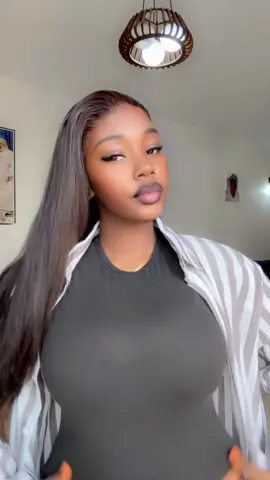 Ensemble disponible à 🏷️9000f couleur rose  rouge et gris 💋