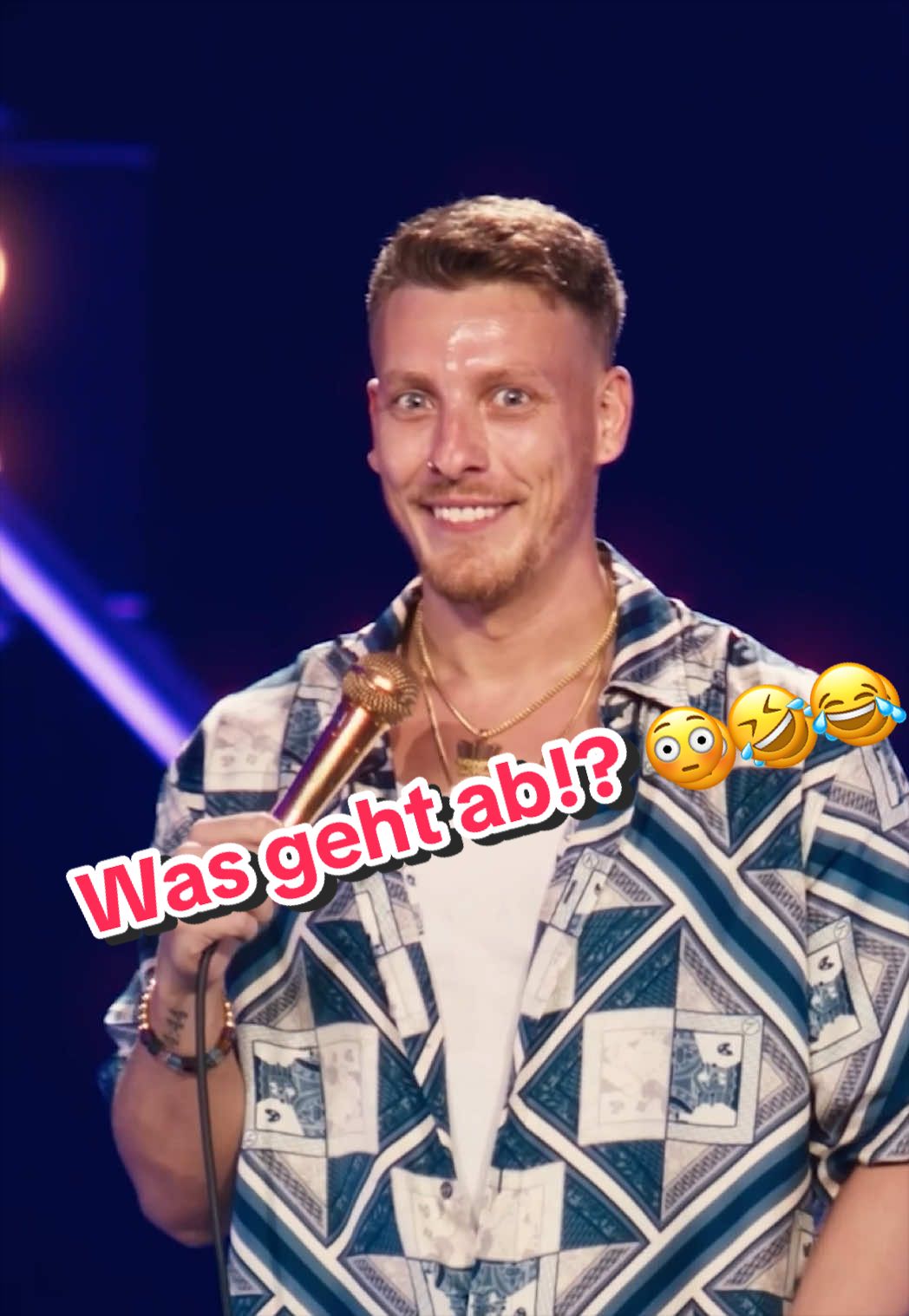 POV: mit Eltern bei ner Comedy Show #sellout #felixlobrecht #AYCE #allyoucaneat #pov 