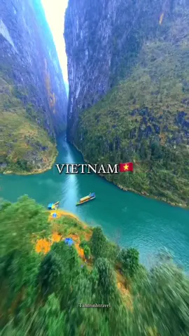 Welcome to VietNam 🇻🇳 #tantrinhtravel #travel #vietnam #viral 