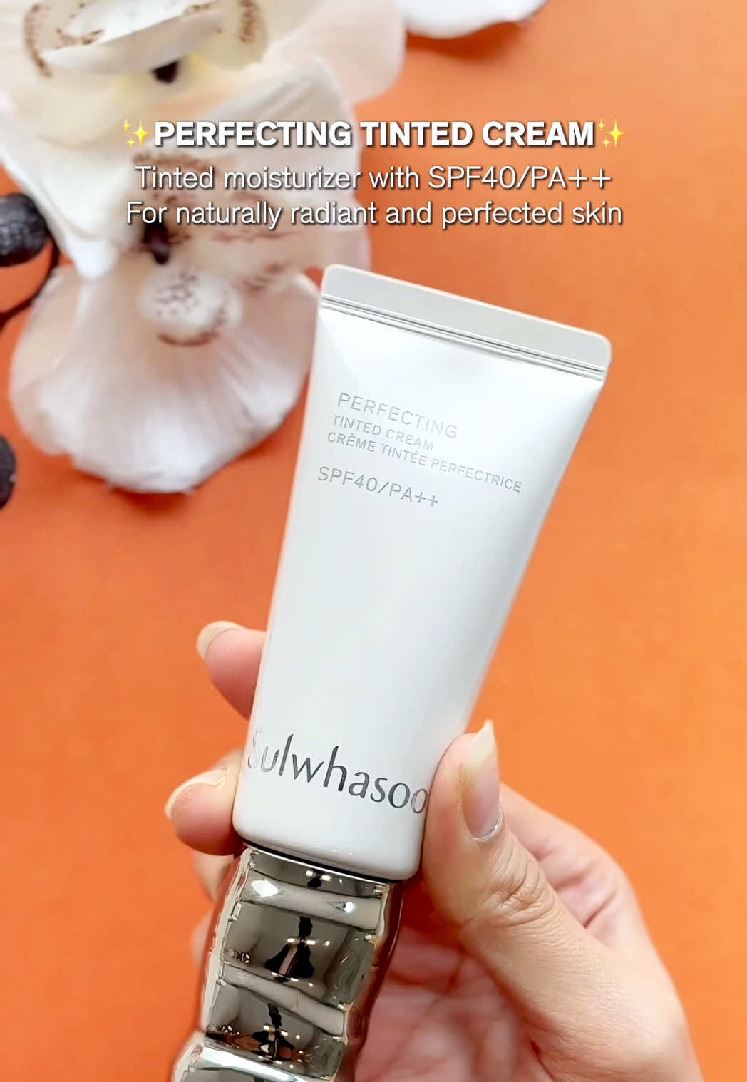 Lightweight coverage for a complexion that looks effortlessly refined🧡 #SulwhasooID #timelessbeauty #YouthfulSkin 