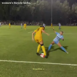 women bicycle kicks vs men ☠️🔥#football #bestgoals #kingsfilm #viral #bicyclekick 