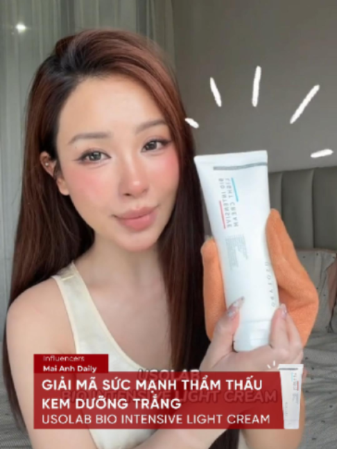 Lộ diện dòng kem dưỡng sáng body vừa nâng tone tức thì, vừa dưỡng sáng từ bên trong 👀 Chất kem mỏng nhẹ, thấm nhanh, tệp vào da gần như ngay lập tức ✨ Sau khi apply, da ẩm mịn, căng nhẹ và có độ glow tự nhiên – không trắng ảo, không bết dính, không để lại vệt trắng. Trải nghiệm dưỡng trắng tuyệt vời - quá  phù hợp cho mùa hè này 💅 #Usolab #UsolabVietnam #BioIntensiveLightCream #Duongtrangchuanykhoa