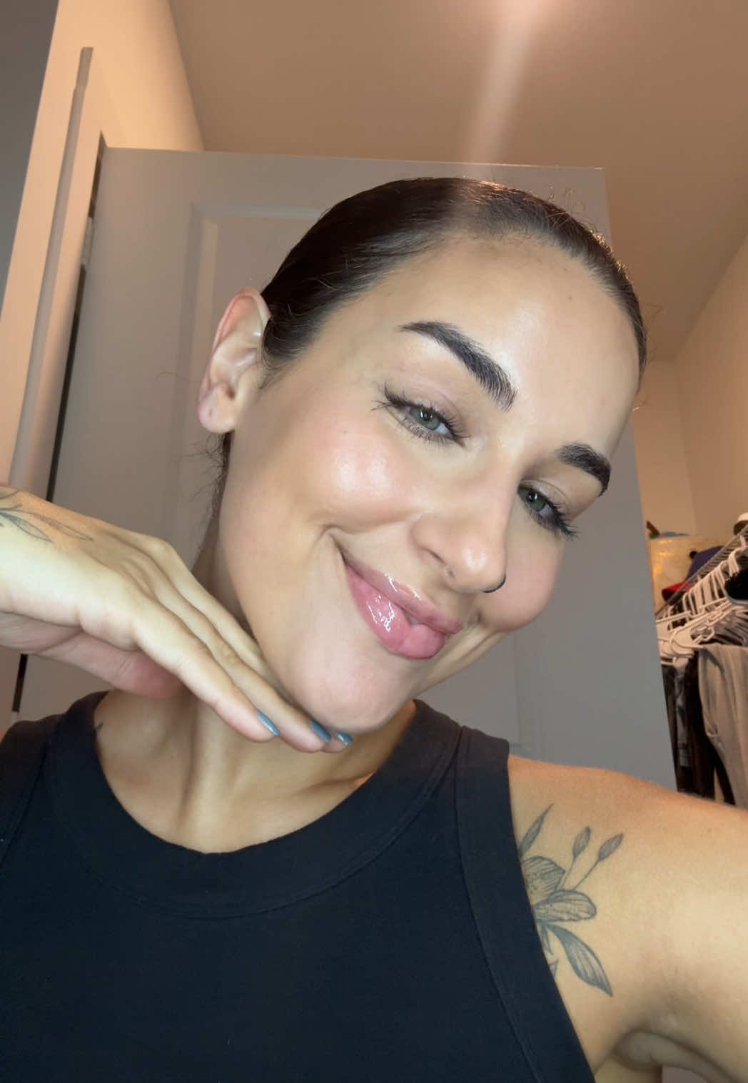 Skin glow thanks to @Bubble Skincare 🤞🏼🧖🏼‍♀️ #fyp #skincare #bubbleambassador #esthetician 