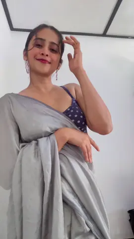 වැටුණා නේද earring එක🥲😂#trend #fypシ゚ #trendingsong #foryoupage❤️❤️ #Love 