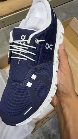 On Cloud | Cloud 6 Midnight | White #oncloud #runningshoes #summerwins #dealsforyoudays #summervibe 