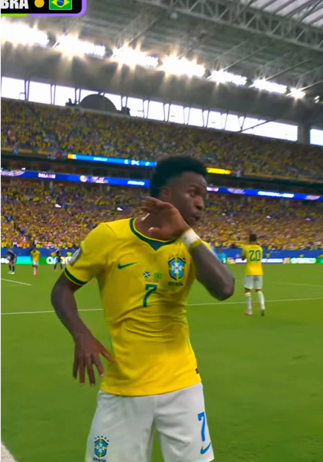 A dancinha do Vini Jr foi a melhor 