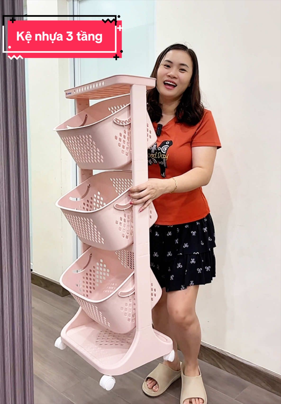 Nhà nhiều đồ chưa gọn gàng cứ sắm em này nha. #ke3tangcobanhxe #kenhua3tang 