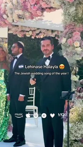 A magical Jewish wedding in the South of France, surrounded by breathtaking flowers and timeless elegance 🌸✨ “Lehinase Halayla” performed by Micky Gabay 🤍🇮🇱 Am Israel Chai 💙 #JewishWedding #Chuppah #LehinaseHalayla #MickyGabay #LuxuryWedding     🇮🇱