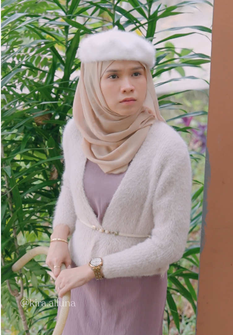 Pamali foto bertiga?  @Miss Mora @Varel Nandika @Joe Brendo  #SerialTikTok #TikTokTainment #TikTokSeries #SuneedayCreative #KiraAlluna 