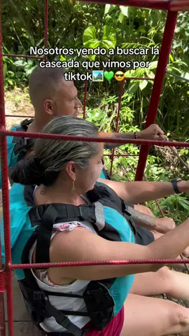 ¿Te atreverías a cruzar en una garrucha para descubrir una cascada escondida? 🌿💦 A veces, las mejores aventuras comienzan con un poco de valentía. Al otro lado te espera un rincón de la naturaleza que pocos conocen y que seguramente te dejará sin palabras. 🍃✨ 📲 Escríbenos y reserva tu próxima aventura en Mutatá. #paratiiiiiiiiiiiiiiiiiiiiiiiiiiiiiii #parati #cascadasmagicas #colombia #turismo 