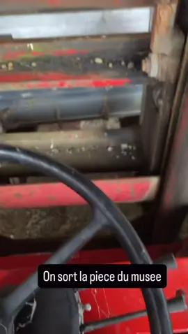 Bonjours au passionné de Peugeot 205 GTI 🚘🔥🏁, Cela est resté pendant un bon bout de temps à mon garage, désormais disponible à vendre maintenant . Merci de m'envoyer directement un message WhatsApp si intéressé  📞: +33 7 57 75 08 01
