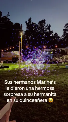 Hermosa sorpresa de sus hermanos 🥹🥹#foryourpage #marines #Marinesbrothers #quinceañera #familylove @Annie🩵 @Amy💕 @David🃏 @. 