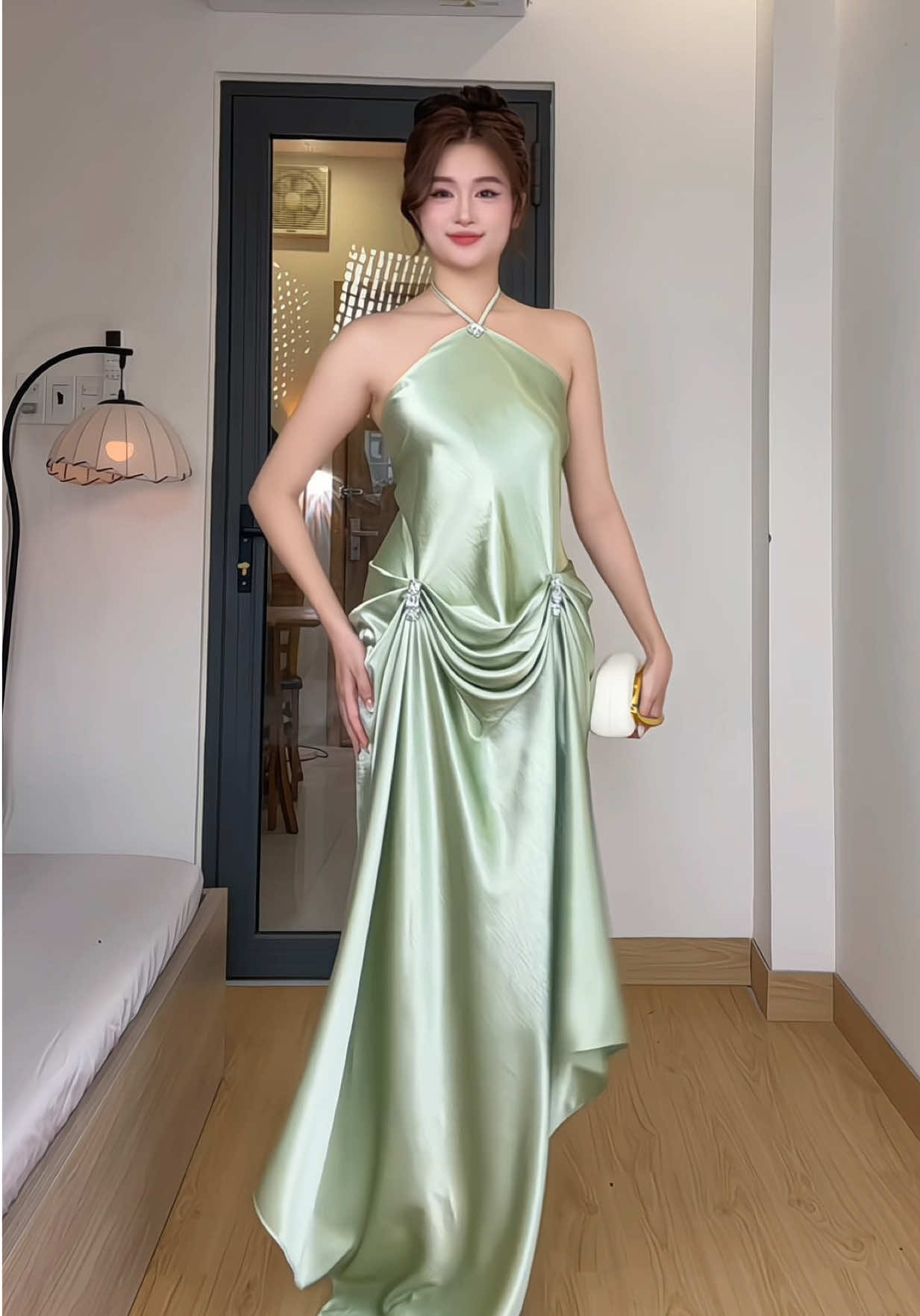 #reviewquanao #damluasangchanh #vaylua #huyennho #OOTD 