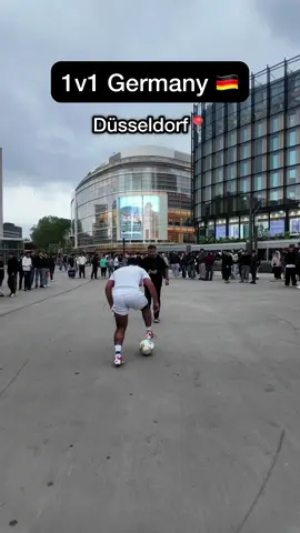 ⚽️ Es gibt keinen, der besser ist als ich! 😈 Denkst du, du gewinnst gegen mich im Fußball? 👀🔥 Kommentier: 👉 Wer würde gewinnen? #Stadt #1vs1 #fussball #worldcup #sulaiman_hajji14 (Hinweis gemäß Art. 5 GG (Meinungs-, Kunst- und Satirefreiheit): Dieses Video dient ausschließlich der sportlichen Unterhaltung im Rahmen von Fußball-/Entertainmentcontent. Alle Beteiligten handeln freiwillig und mit gegenseitigem Einverständnis. Keine reale Gewalt- oder Missbrauchsdarstellung.)