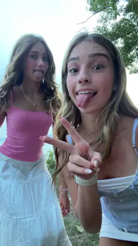 #fyp #viral #2persondances @Maya wooldridge @sierra 