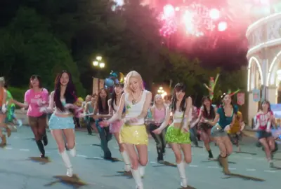 aespa 'KISS N TELL'  MV 💋🫠🩷💛🩵🤍  The MV is so colourful and refreshing. I’m obsessed with the OUTRO PART of 'KISS N TELL' 🫠 it’s sooo festive, joyful, and summery🩷💛 Mingmingz finally rode a scary ride together  and they can even pose😂😘🩷💛 I’m glade aespa is going back to fun concepts like this🥰 They ATE AND LEFT NO CRUMBS🫠🔥🍾 Let’s all stream KISS N TELL and all the B-sides tracks on YouTube, Spotify, Apple Music and etc.🩵 'Done with Rules' is sooo good it’s one of their best songs🫠🩷 and also 'In Halo' , 'Orbit Pop' , 'Fangirl' are soooo good as well🔥 @aespa official  #aespa #WINTER #Karina #Ningning #kpopfyp 