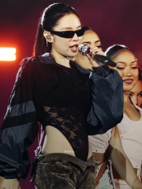 iconic look #jennie #jenniekim #jennieedit #blackpink #blackpinkedit blackpink deadline jennie fancam 4k edit, jennie edit, blackpink edit, high quality content, original content