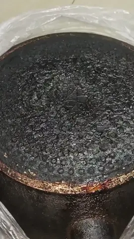 pot bottom black remover nakakatulong matanggal ang kapal ng uling at dumi sa ilalim ng kawali or kaldero. #potbottomblackremover  #KitchenCleaning #KitchenHack #KawaliCleaning #KalderoCleaning