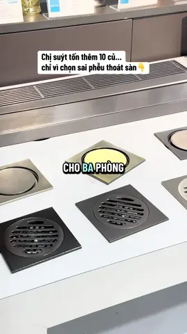 Có những thứ trong phòng tắm rất nhỏ… nhưng đến khi chọn sai mới thấy hậu quả lớn thế nào. Nhiều anh chị nghĩ phòng tắm có mùi là do vệ sinh chưa sạch. Nhưng thực tế, rất nhiều trường hợp nguyên nhân lại đến từ phễu thoát sàn. Hy vọng video này sẽ giúp anh chị tránh được một sai lầm mà rất nhiều khách hàng của em đã từng gặp phải. Anh chị đang xây nhà còn băn khoăn thiết bị nào? Comment bên dưới nhé, em sẽ chia sẻ theo trải nghiệm thực tế. 😊 Hashtag #Enic #EmPhucReview #PheuThoatSan #PhongTamDep #XayNha 