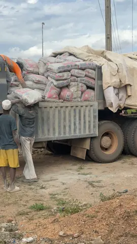 Offloading of Dangote cement in Osogbo  @Dangote Cement Plc 